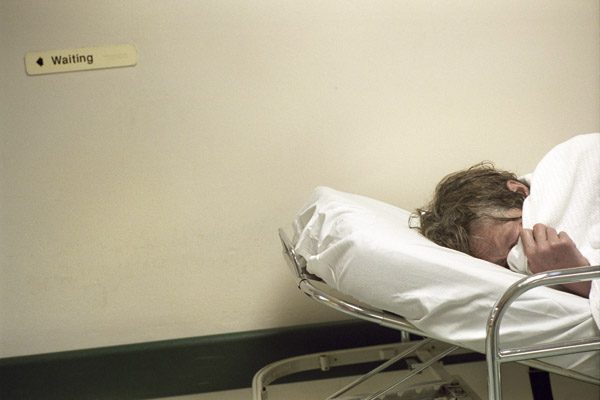 The average waiting time in the ER at Bellevue Hospital is estimated to be five hours. New York, 16th April 2005.