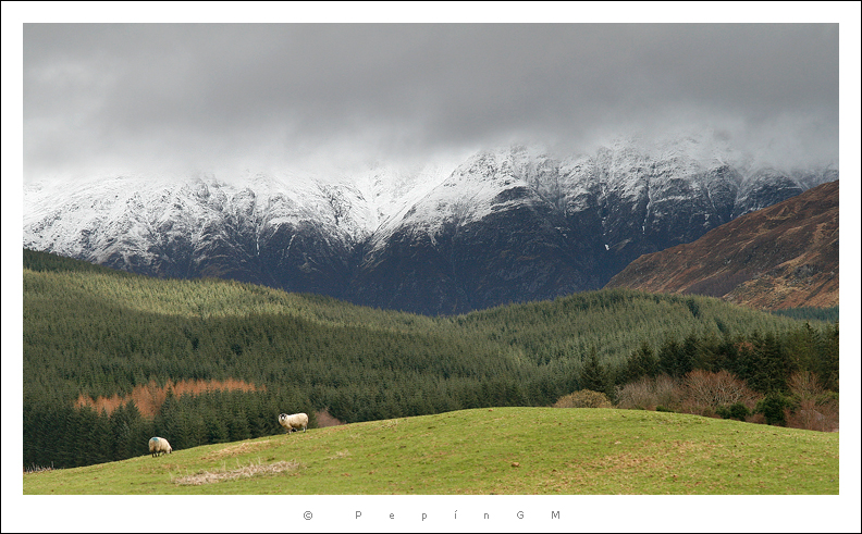 El Ben Nevis (The Ben) tapado por la niebla, en su cara  sur