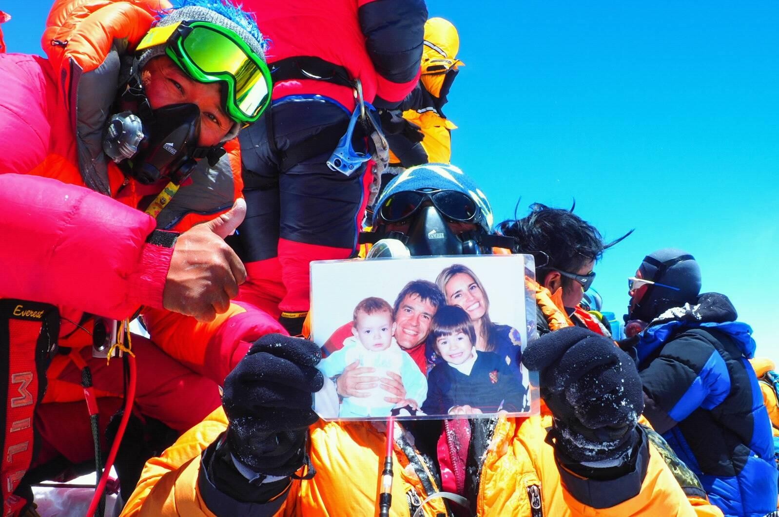 Entrevista a nuestro compañero del foro Javier Camacho («Chavi») tras su cima en el Everest.